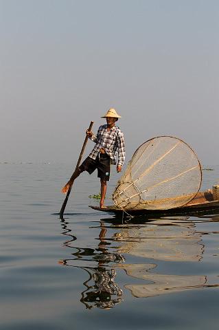 126 Inle Lake, 1 been roeier.jpg